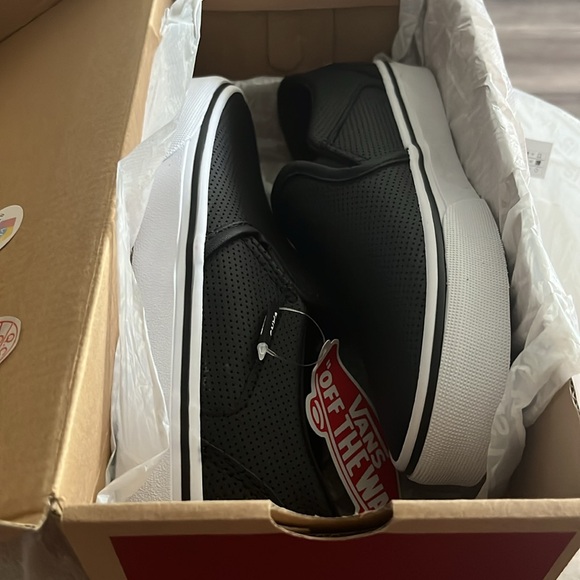 Vans Slip-On Perf Leather Shoe - Picture 9 of 10